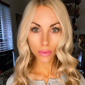 Meet your Posher, Averil